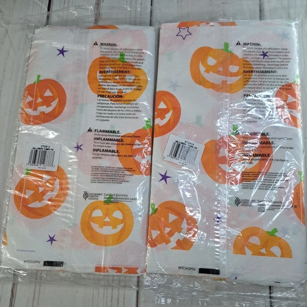 2 Halloween Pumpkin Paper Table Cover